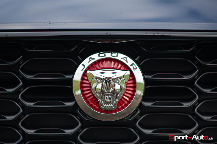 jaguar  f-type p575  coupé r75