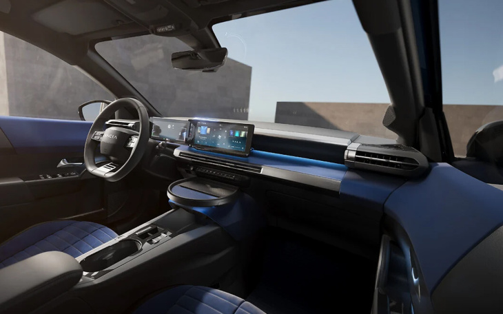 android, lancia ypsilon : la 1re voiture électrique de la marque se dévoile, elle arrive bientôt en france
