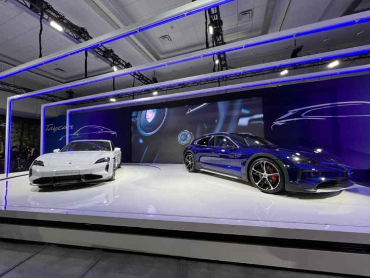 Porsche amène cinq voitures en primeur au Salon de l’Auto de Toronto