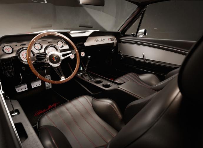 Shelby GT500CR Centennial Edition : ce restomod de Classic Recreations est fait pour Dark Vador !