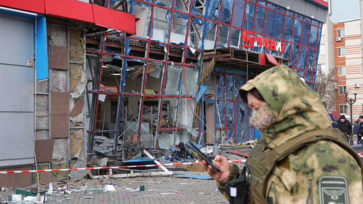 guerre en ukraine : au moins 6 morts et 17 blessés après un bombardement à belgorod