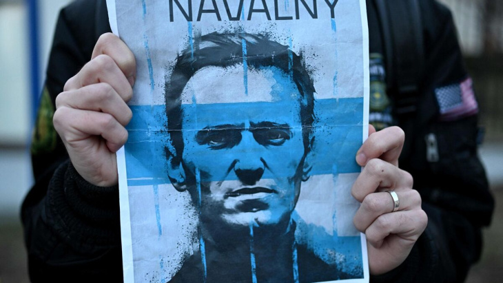 mort de navalny : un chef des services pénitentiaires russes promu par poutine