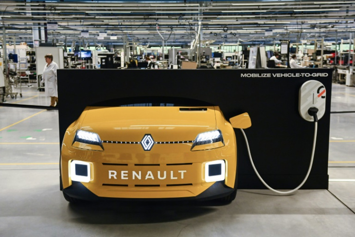 maine-et-loire: inauguration d'une production de bornes novatrices pour voitures électriques