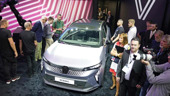 automobile : renault annonce le lancement prochain d'une voiture électrique à moins de 20 000 euros