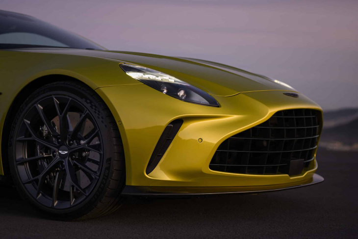 Aston Martin Vantage 2024 : la supercar anglaise gagne en puissance et perd son V12 mais ne cède pas (encore) à l’électrique !