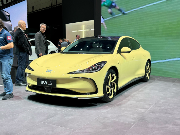 on a vu les deux nouvelles voitures électriques haut de gamme de mg, qui veulent concurrencer les tesla model s et model x