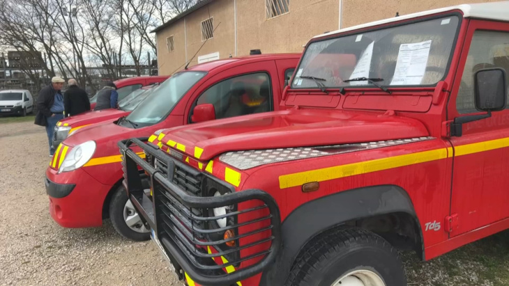 ambulances, 4x4... d'anciens véhicules des pompiers des alpes-de-haute-provence vendus aux enchères à manosque