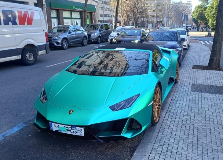 Cette Lamborghini abandonnée embête la police espagnole