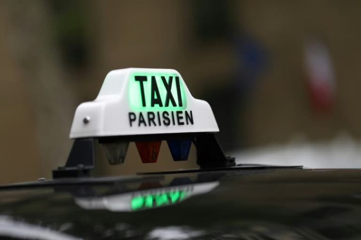 paris: le trafic très perturbé sur le périphérique intérieur en raison d'une mobilisation des chauffeurs de taxi