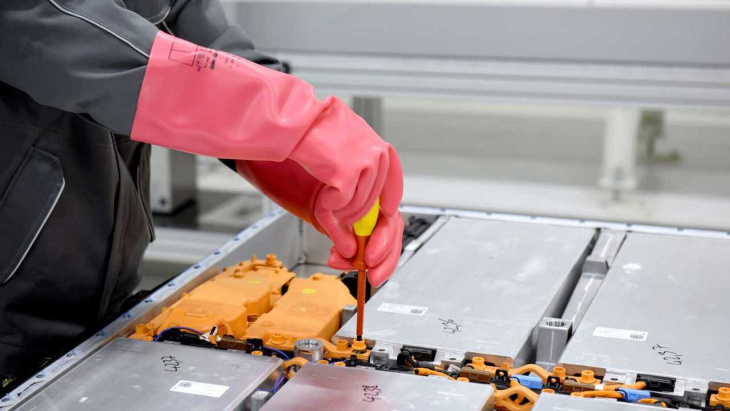 les voitures électriques vont devenir encore plus propres grâce à ce nouveau procédé de recyclage des batteries