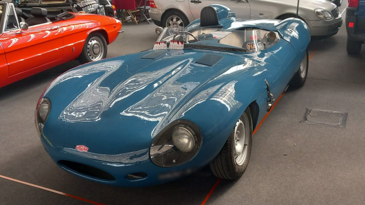la réplique de la jaguar d-type triumph herald : les photos d'une voiture étonnante