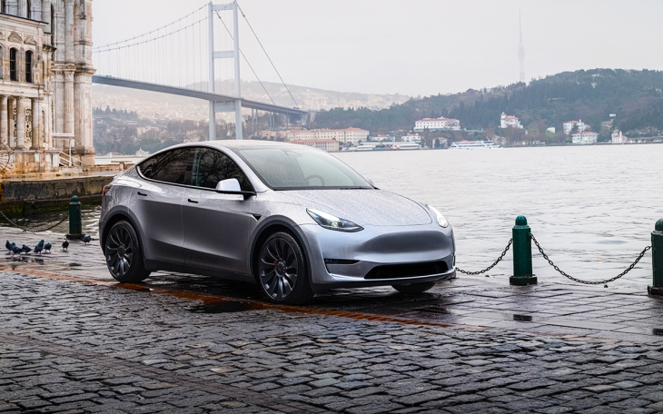 Tesla améliore son système de stationnement automatique, voici comment il fonctionne