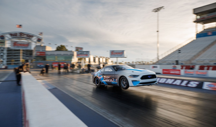 VIDEO – Nouveau record du 400 mètres départ arrêté pour une Ford Mustang électrique