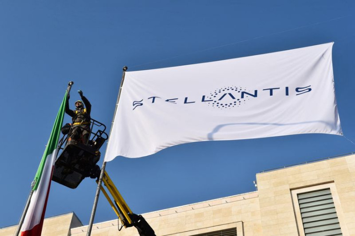 stellantis: plan de départ volontaire pour près de 2.500 employés en italie