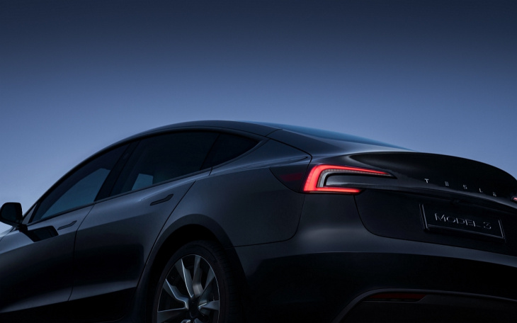 Voici comment Tesla va diviser par deux le prix de ses voitures électriques