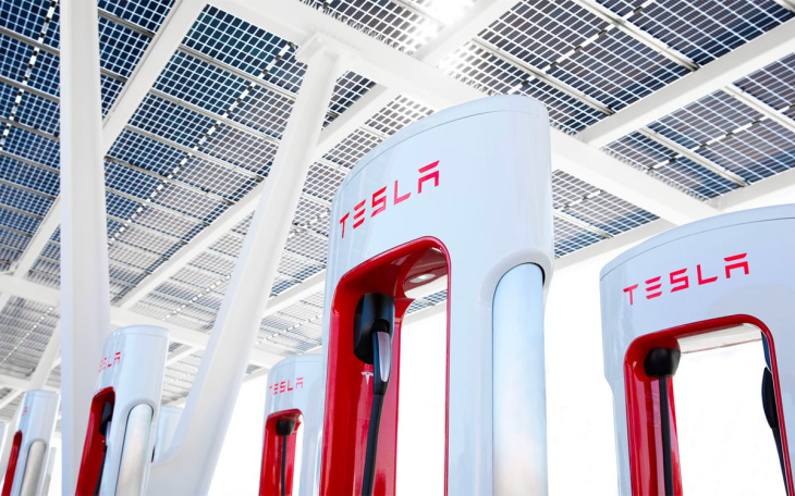 Superchargeurs : Tesla baisse le prix de ses abonnements, ça vaut le coup ou pas ?