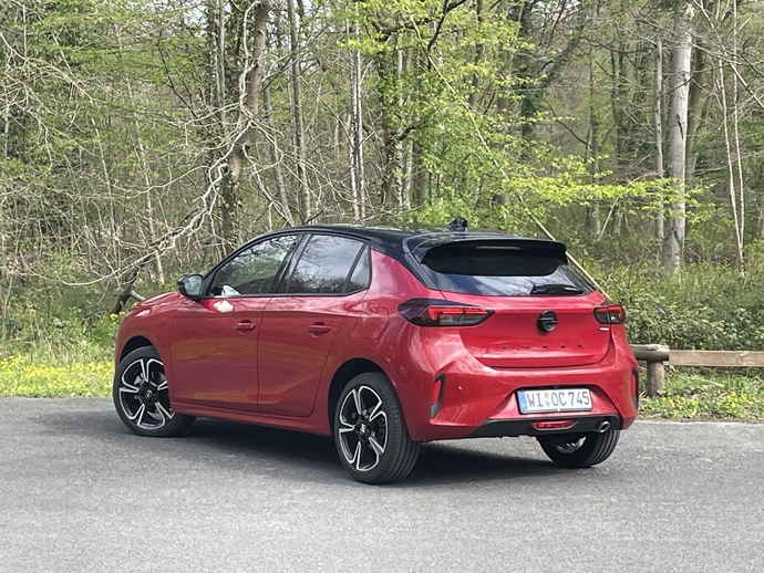 Opel Corsa Hybrid 100 ch (2024) : la baisse de la conso en objectif (Essai)