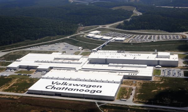 Aux Etats-Unis, le syndicat UAW remporte une victoire historique chez Volkswagen