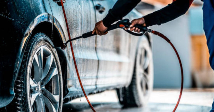 pourquoi faut-il laver sa voiture régulièrement ?