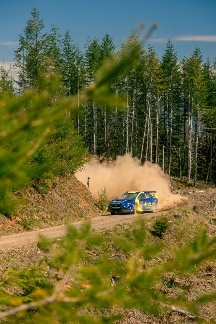Voiture de rallye Subaru WRX ARA