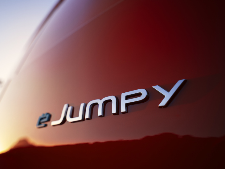 e-jumpy 3 fourgon, citroen, jumpy, android, citroën ë-jumpy (2024) : un peu mieux et toujours aussi cher (essai)