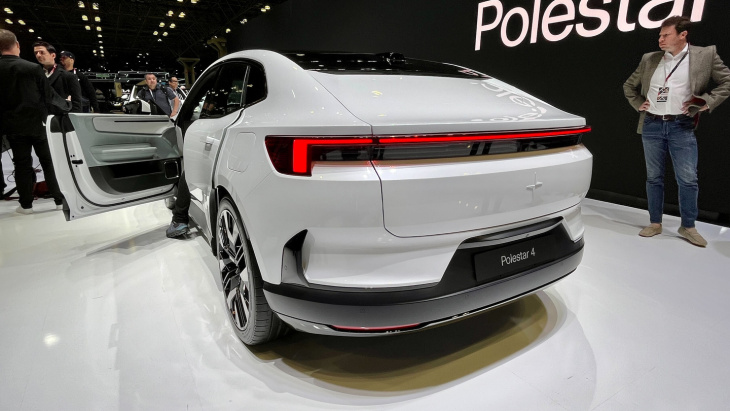 la polestar 4 fait ses débuts au canada – le vus coupé électrique allie style et puissance
