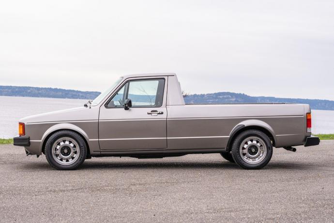 A quoi ressemblerait la Volkswagen Caddy pick-up, si elle était sortie en version GTI ?