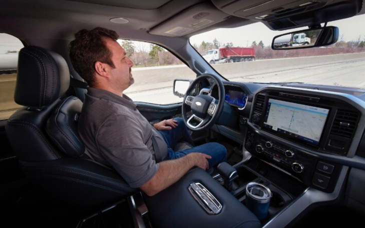 conduite autonome : le système de ford fait l’objet d’une enquête après deux accidents mortels