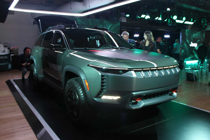 le jeep wagoneer s trailhawk concept a été dévoilé et stellantis veut vraiment le commercialiser