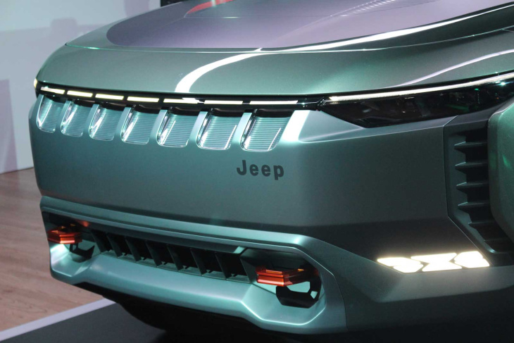 le jeep wagoneer s trailhawk concept a été dévoilé et stellantis veut vraiment le commercialiser