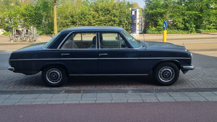 mercedes 220, austère et élégante, même à 50 ans : les photos