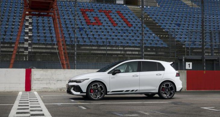 volkswagen golf gti clubsport : rencontre avec la compacte sportive de 300 chevaux !