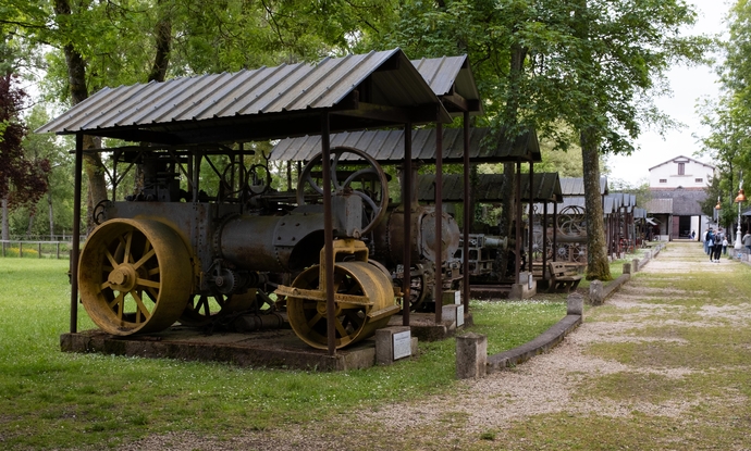 À l'entrée du musée, quelques machines à vapeur accueillent les visiteurs.