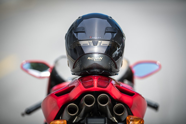 comment choisir son premier casque pour débuter à moto ?