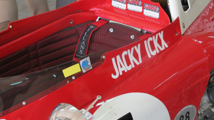 la ferrari 312b de jacky ickx : les photos d'un bolide fascinant