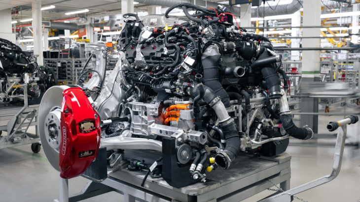 Le nouveau moteur hybride V8 de Bentley surpasse le W12