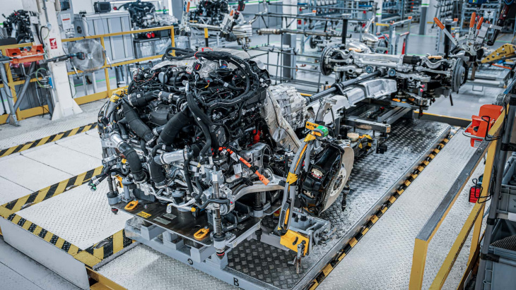 Le nouveau moteur hybride V8 de Bentley surpasse le W12