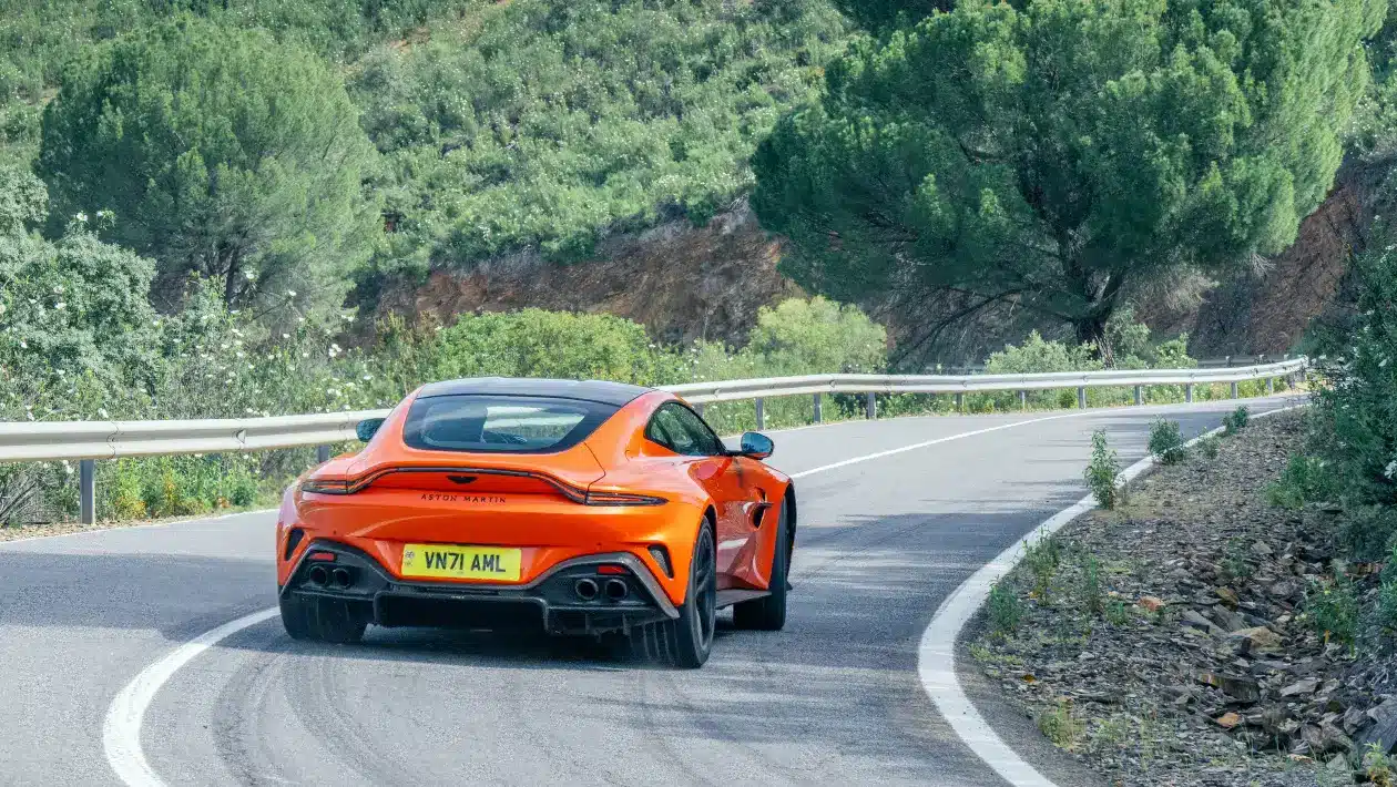 aston martin vantage (2024) : la meilleure depuis longtemps