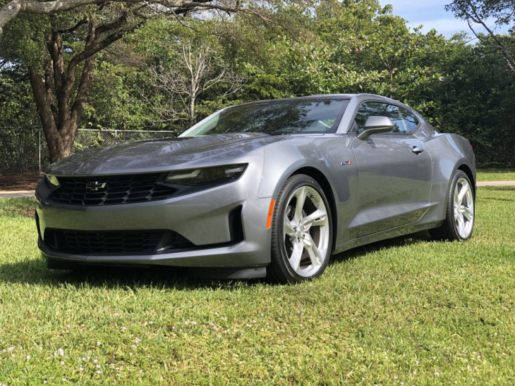 la chevrolet camaro pourrait revenir en tant que vé abordable misant sur le style