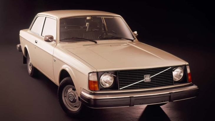 Volvo 240 (1974-1993) : Une légende suédoise sur roues