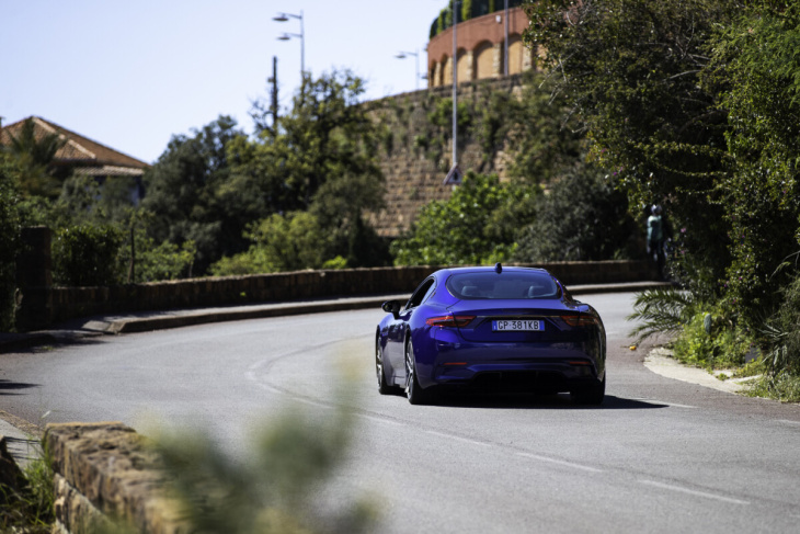 android, on a essayé la maserati granturismo folgore : sans doute l’une des voitures électriques les plus désirables du marché