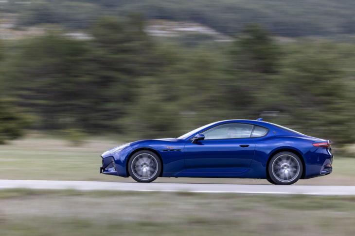 android, on a essayé la maserati granturismo folgore : sans doute l’une des voitures électriques les plus désirables du marché