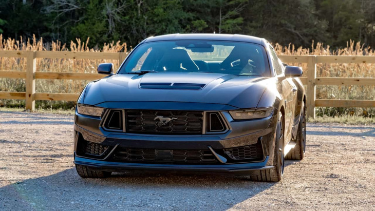 le patron de ford reconnaît que la mustang doit perdre du poids