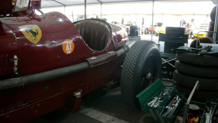 91 ans après, le moteur de cette alfa romeo rugit toujours : les photos