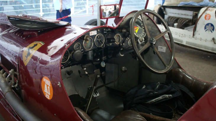 91 ans après, le moteur de cette alfa romeo rugit toujours : les photos