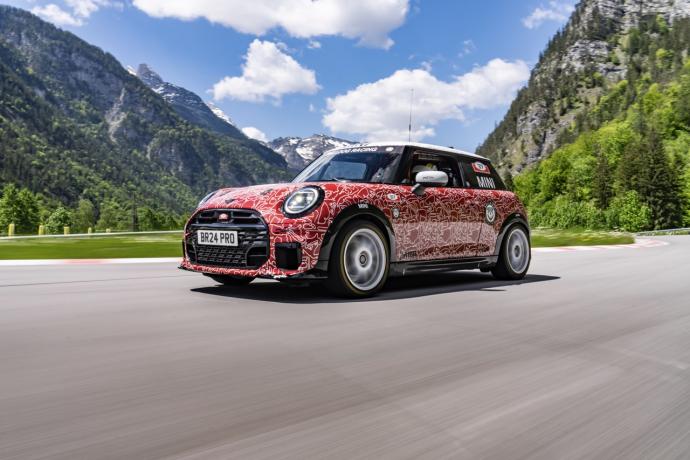 nouveauté, sportives, compactes, mini, john cooper works gp, porsche, volkswagen, golf gti, à ne pas rater – la porsche 911 hybride arrive, la nouvelle mini john cooper works et une mystérieuse volkswagen golf gti