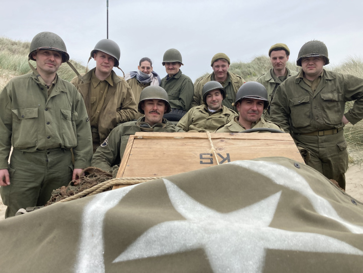 jeep, véhicule de collection, commémoration du 6 juin : débarquement de voitures sur france 3 normandie