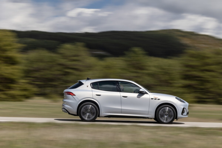 android, on a testé le maserati grecale folgore électrique : sauvé par la fiscalité, mais rattrapé par une porsche