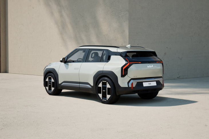 avec son nouveau suv compact électrique, kia veut rivaliser avec le peugeot e-2008