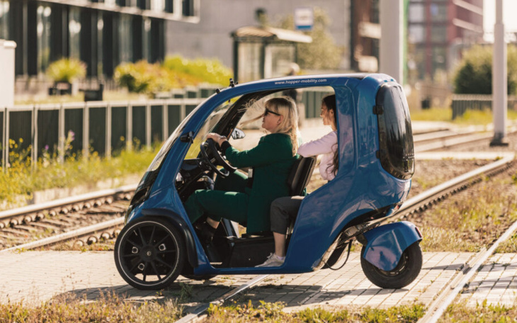 ce “vélo” électrique veut remplacer la citroën ami en se prenant pour une voiture à 3 roues